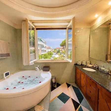 Villa Luxury With Sauna, Ceiling Fresco, Jacuzzi And Elevator *