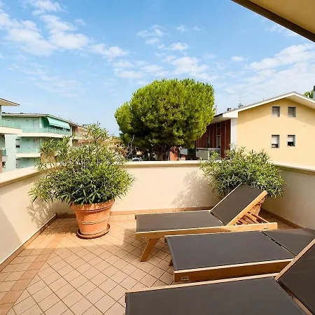 Luxury With Sauna, Ceiling Fresco, Jacuzzi And Elevator Villa Pesaro