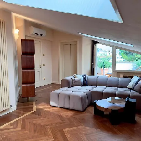 Luxury With Sauna, Ceiling Fresco, Jacuzzi And Elevator Villa *