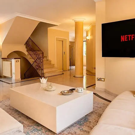 Luxury With Sauna, Ceiling Fresco, Jacuzzi And Elevator Villa Pesaro