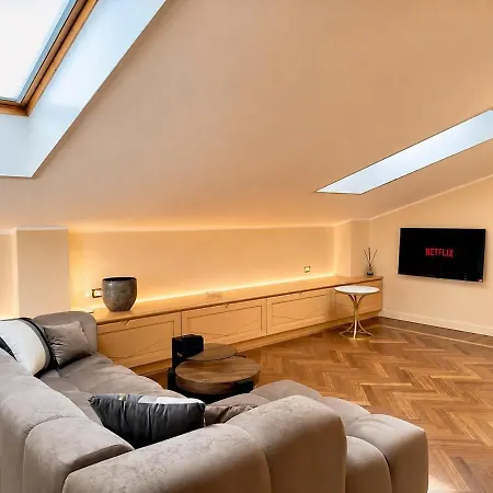 Villa Luxury With Sauna, Ceiling Fresco, Jacuzzi And Elevator *